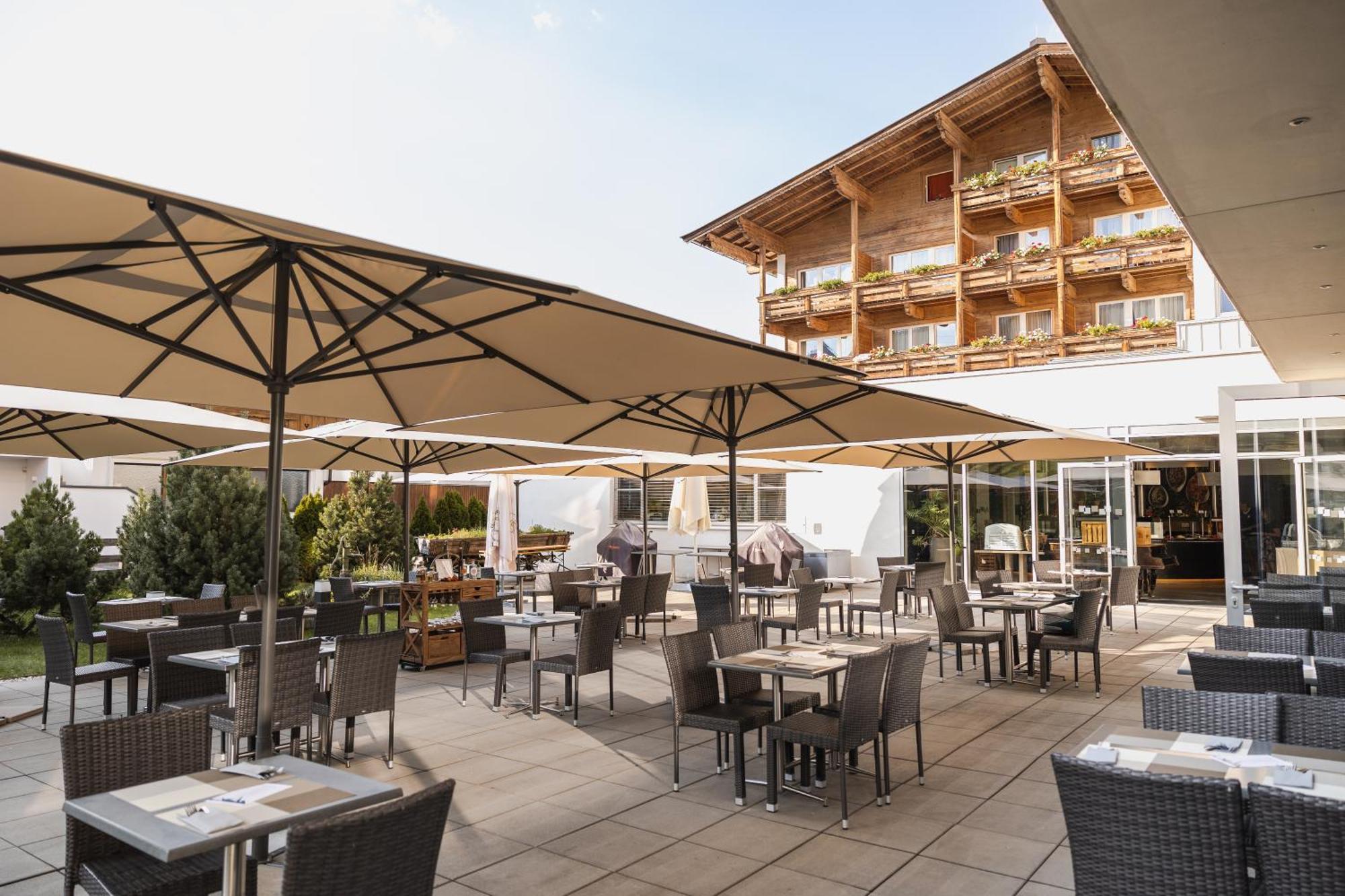 Alpenhotel Kaiserfels Санкт-Йоганн Экстерьер фото